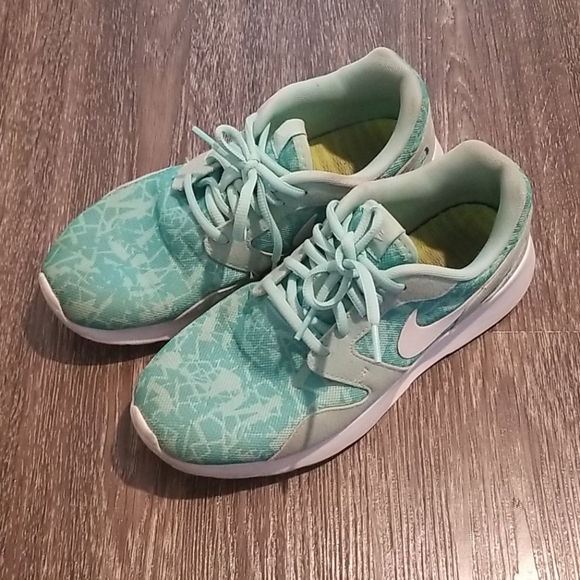 Nike Shoes - Nike Tennis Shoes